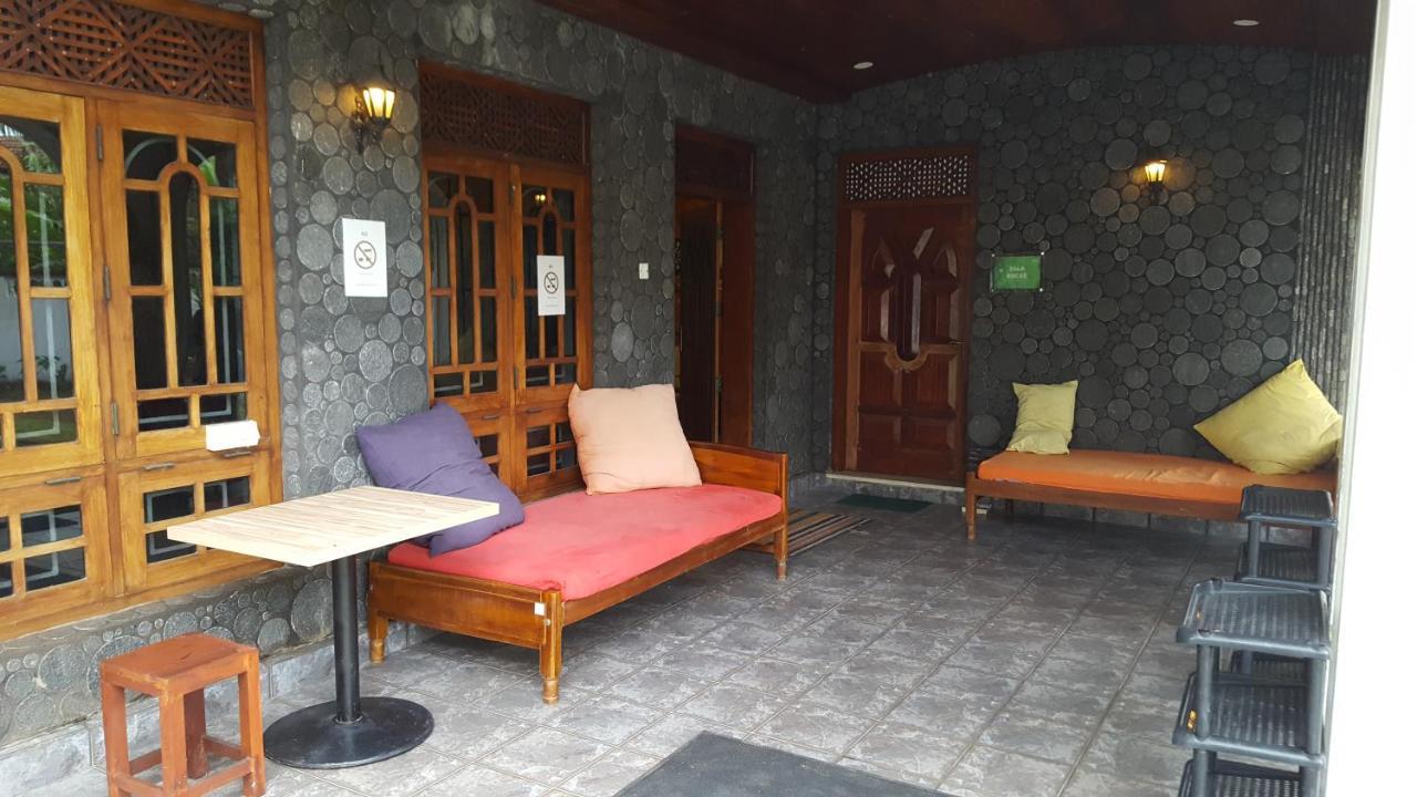 A Pousada The Backpack Hub At Weligama Exterior foto