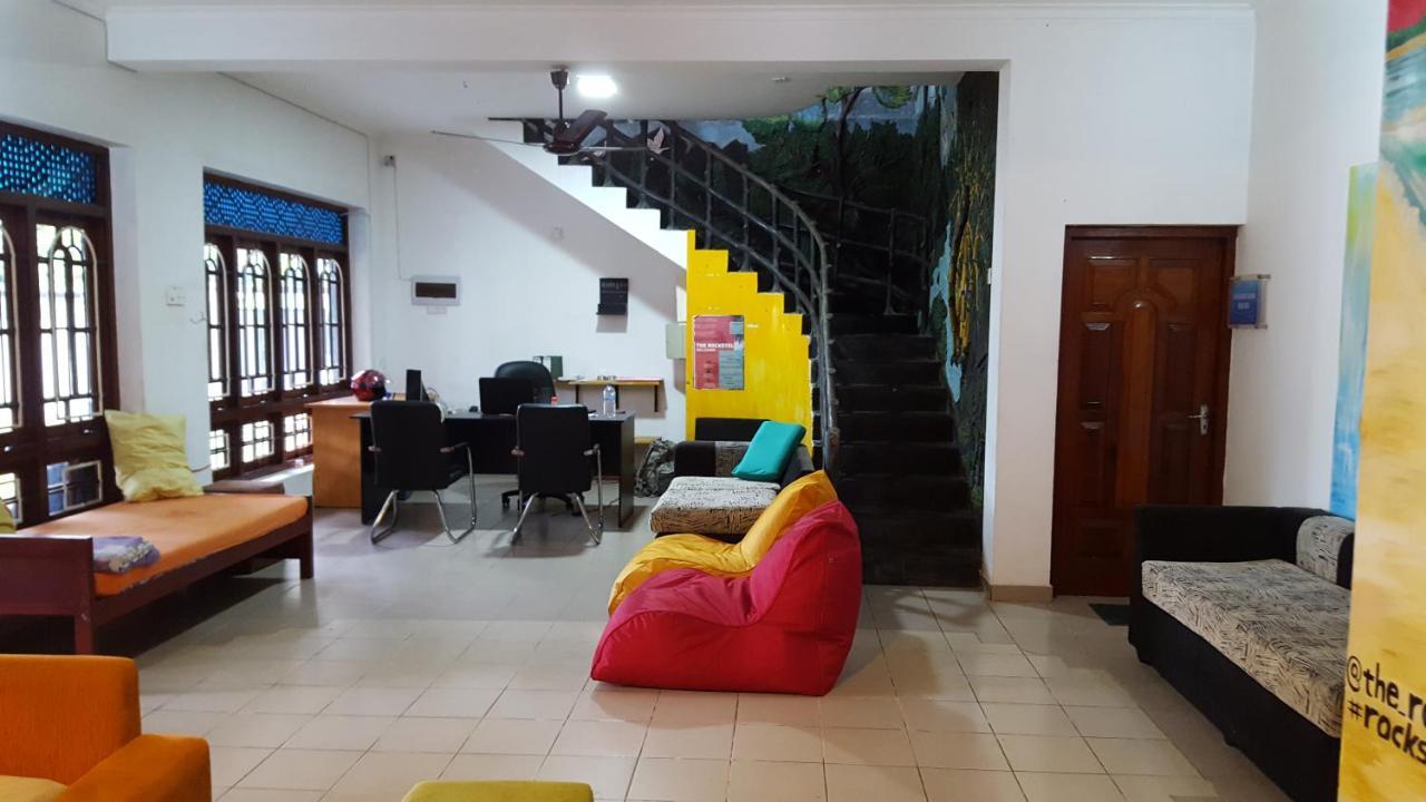 A Pousada The Backpack Hub At Weligama Exterior foto