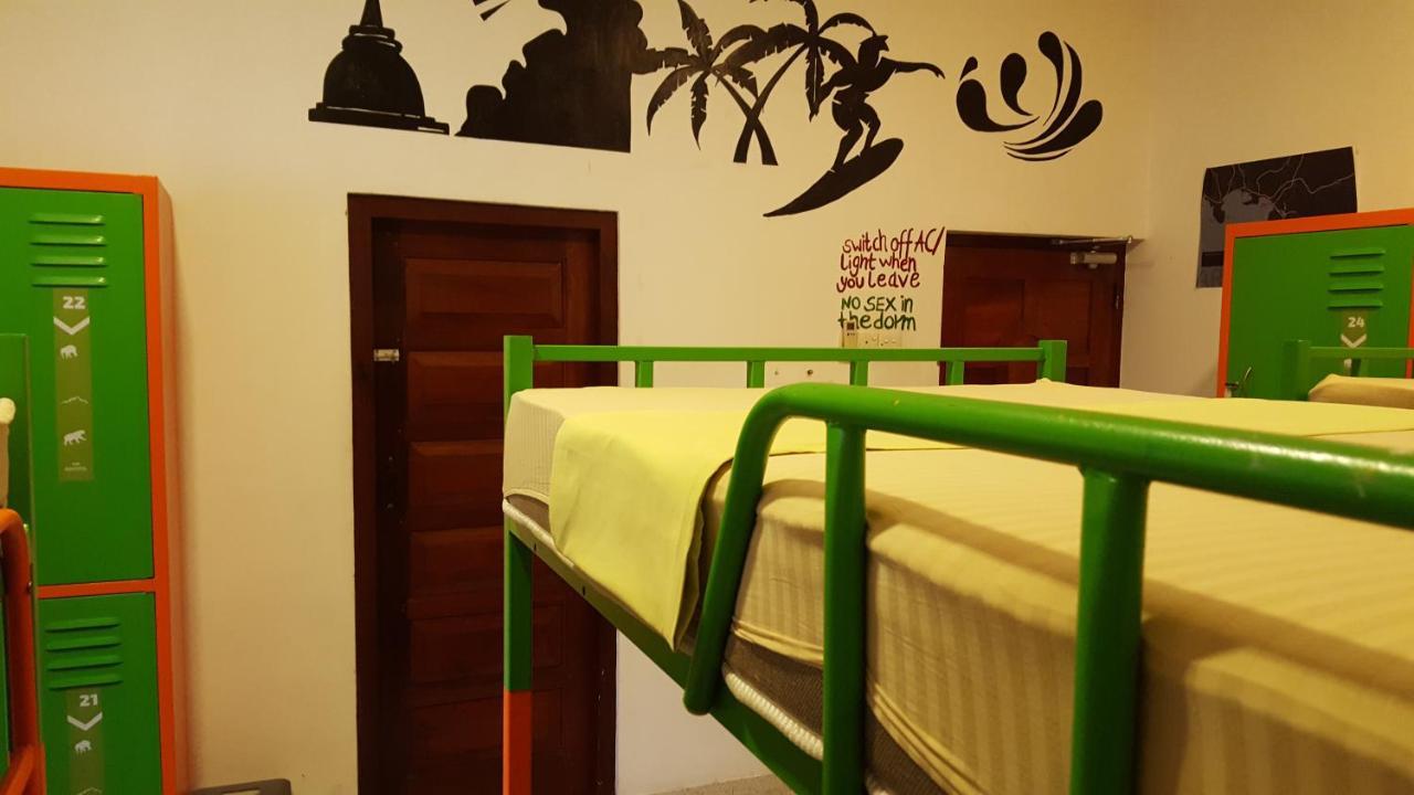 A Pousada The Backpack Hub At Weligama Exterior foto