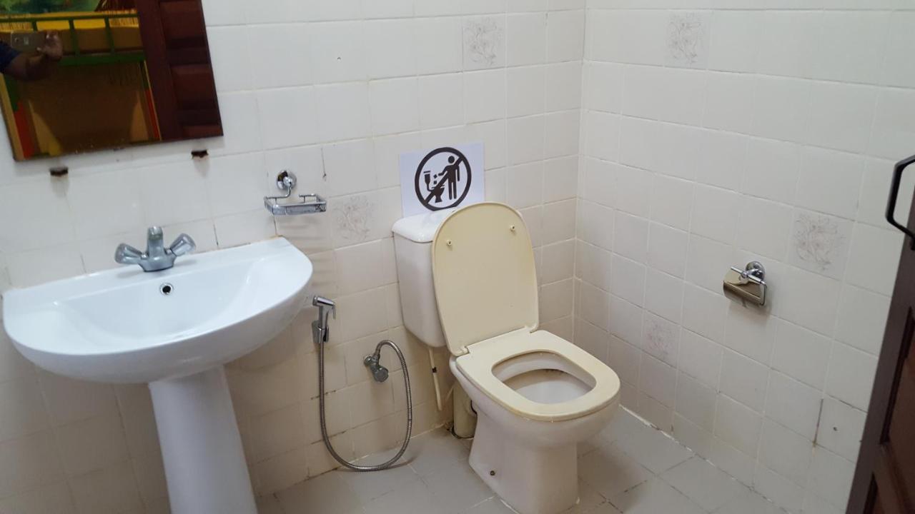 A Pousada The Backpack Hub At Weligama Exterior foto