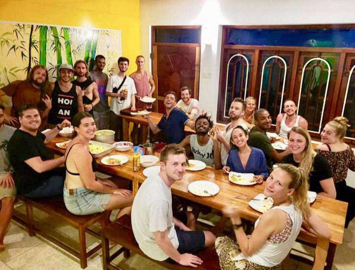 A Pousada The Backpack Hub At Weligama Exterior foto